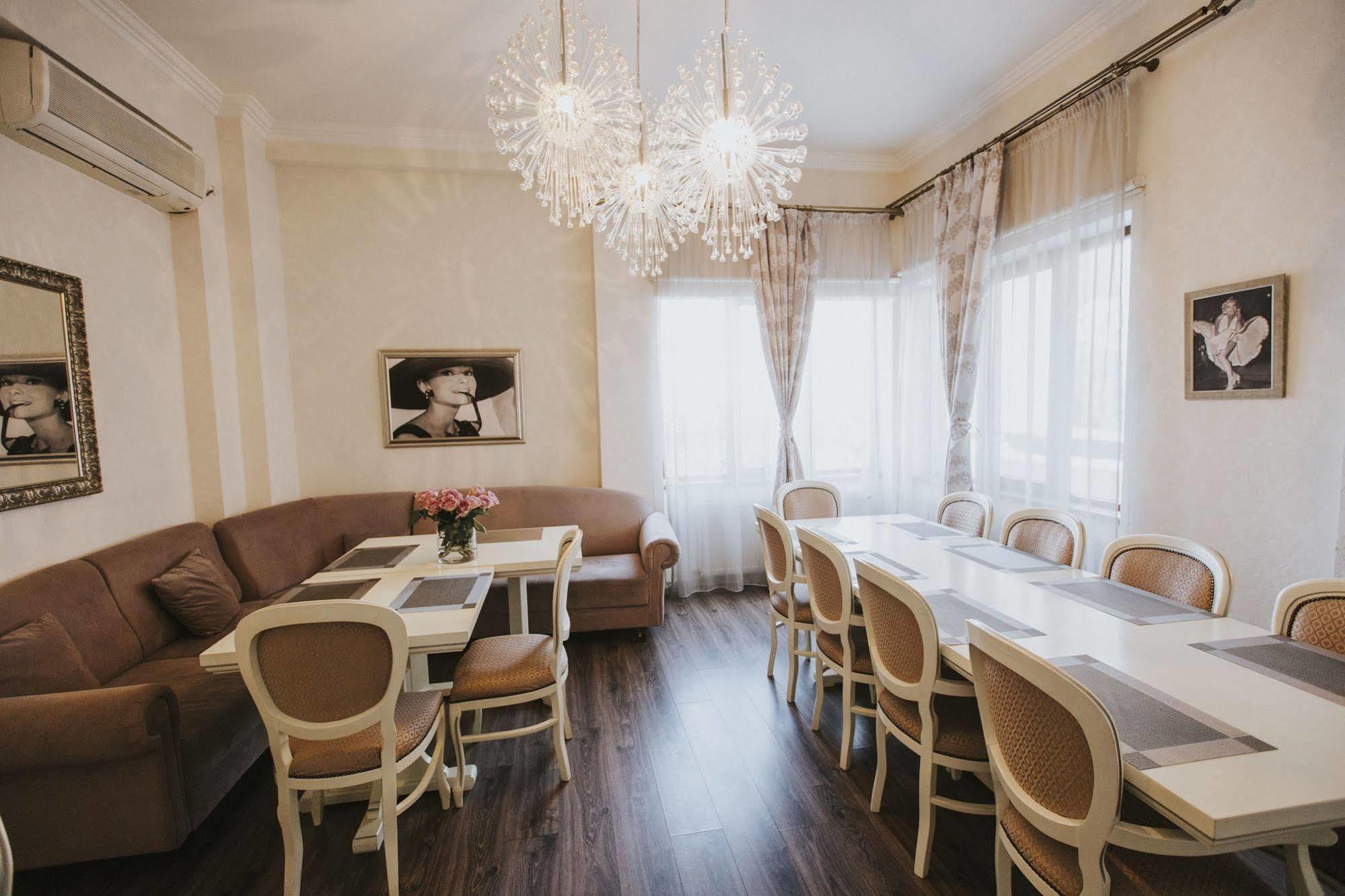 Vila Cornelia Bukarest Exteriör bild